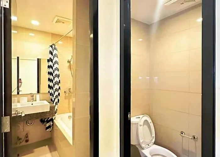 One Pacific 18 D Apartment *
